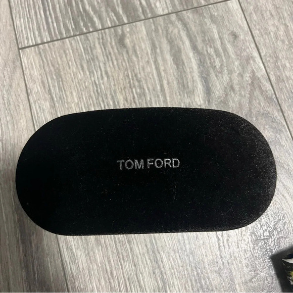 Tom Ford sunglasses case - Picture 2 of 4